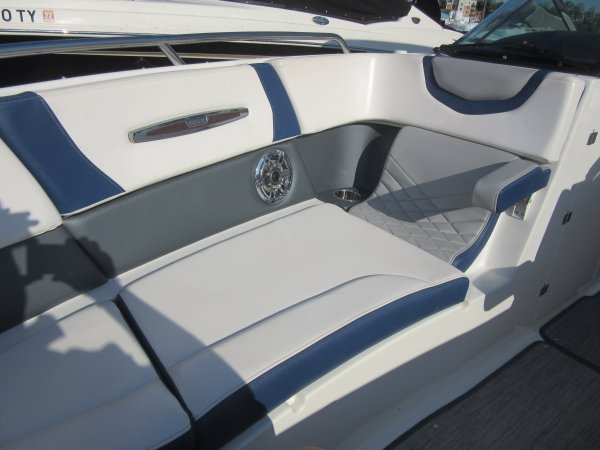 Used 2021 Chaparral 307 SSX for sale